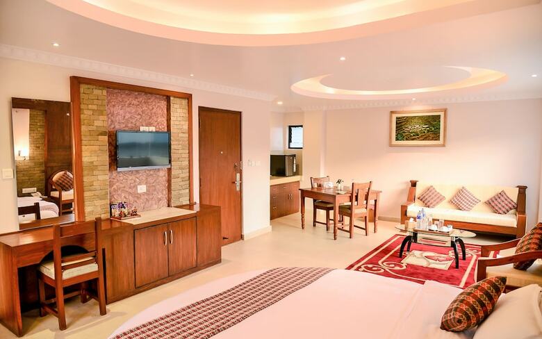 Hotel Kuti Resort And Spa