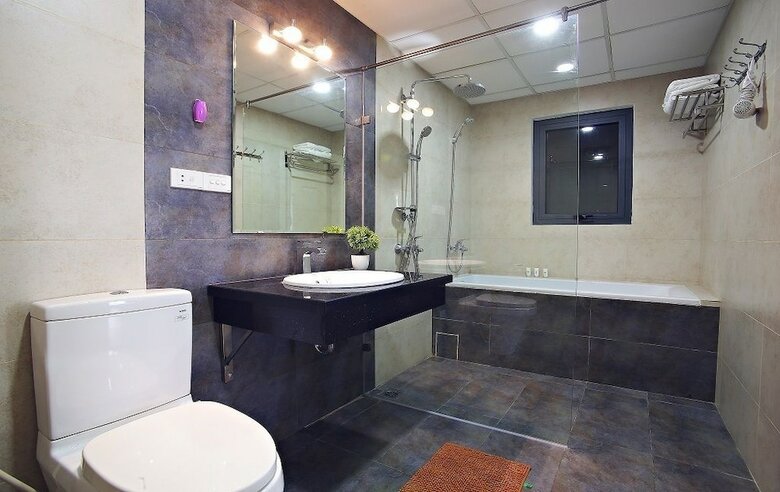 Hotel Poonsa Truong Cong Giai