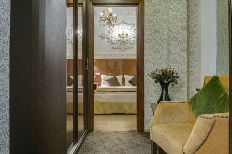 Sadovnicheskaya Hotel