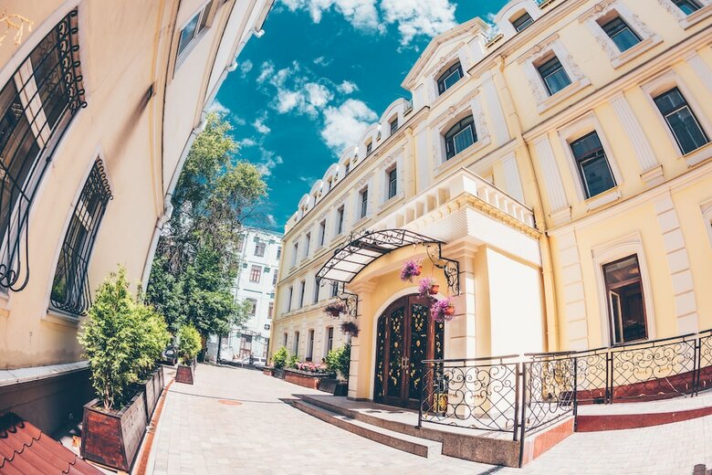 Sadovnicheskaya Hotel