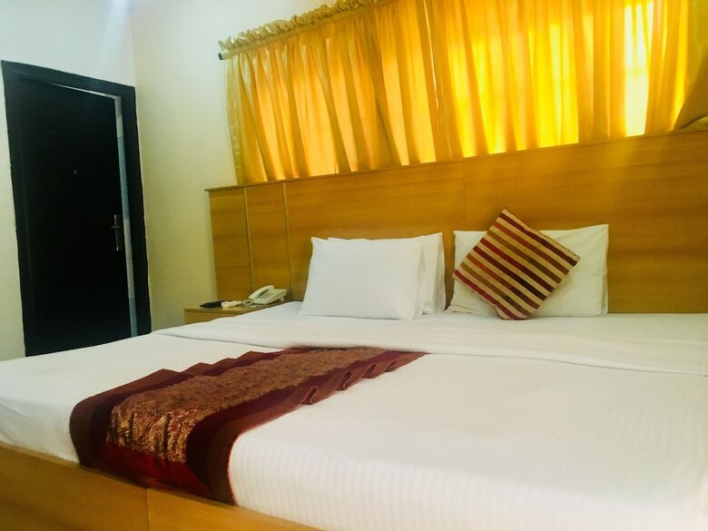 Whitehouse Hotels & Conference Centre