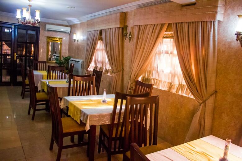 Heritage House Square Hotel