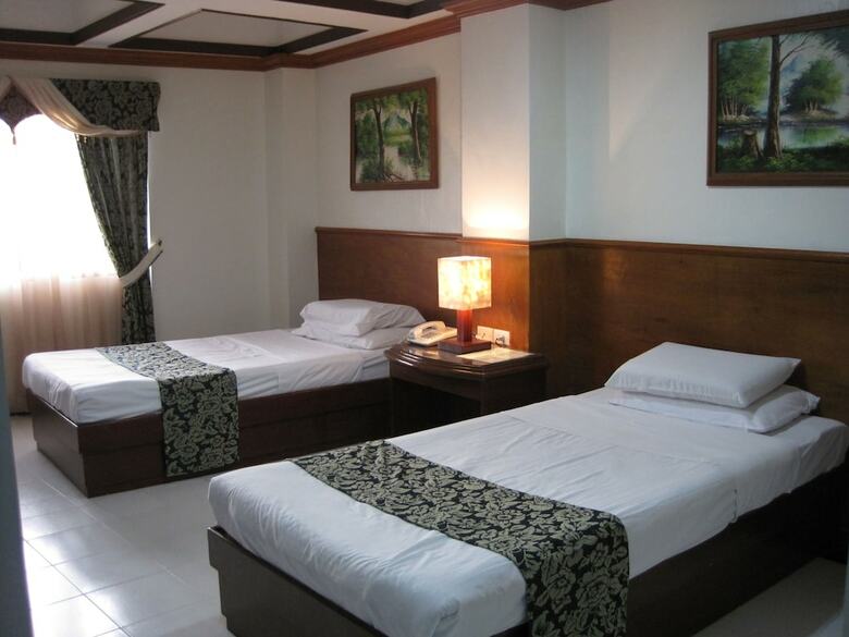 Wregent Plaza Hotel