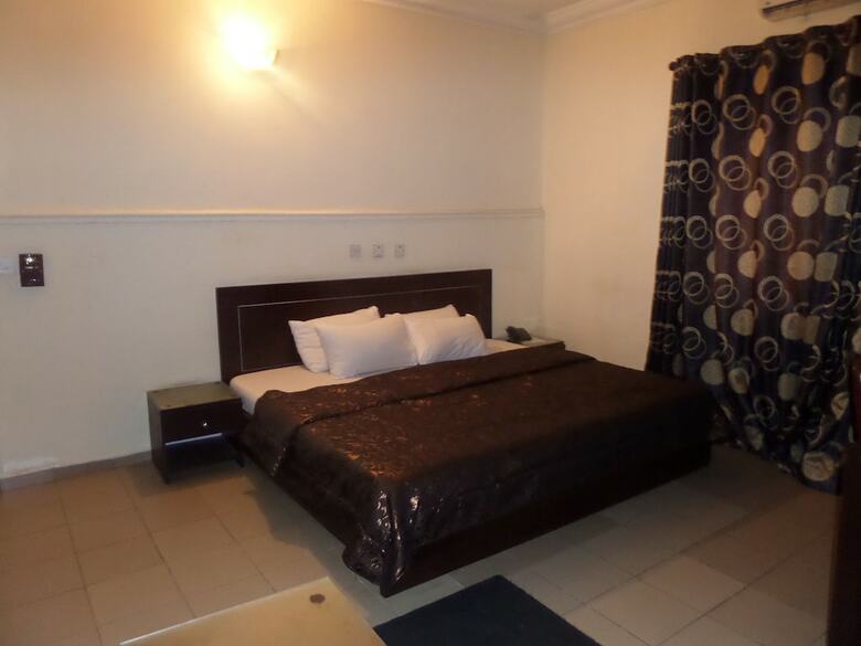 Hotel Dreamland Suites