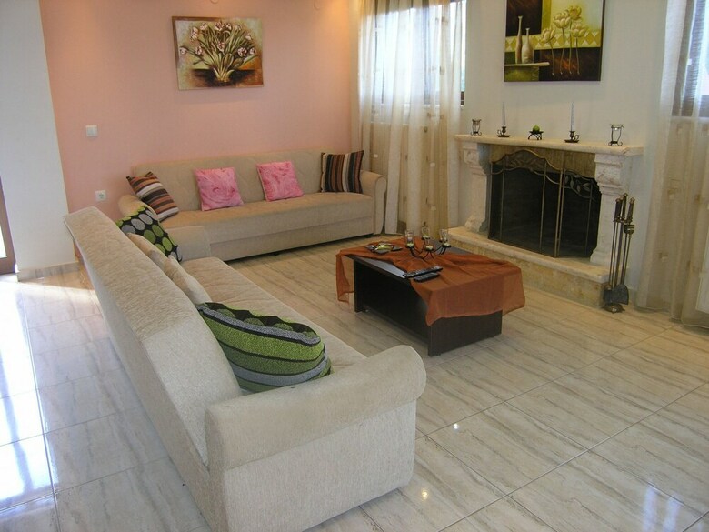 Dimosthenis Villas