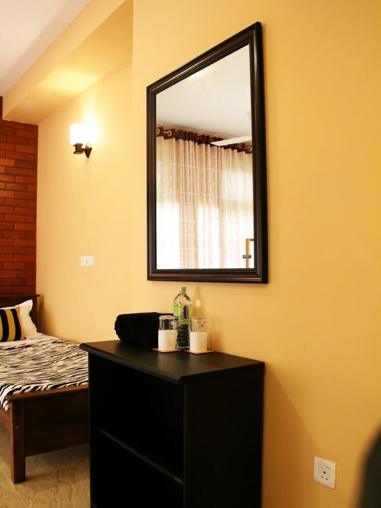 Hotel Lizzie Villa Guest House