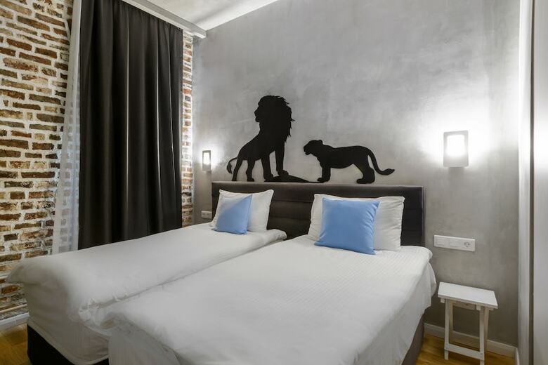 Red Brick Hotel