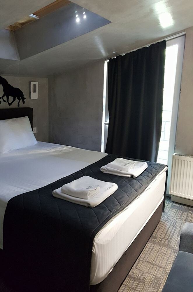 Red Brick Hotel
