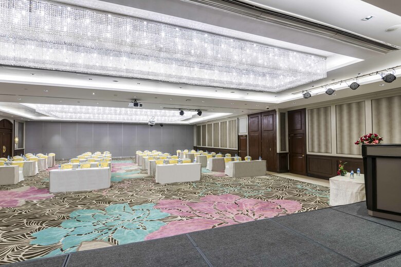 Chatrium Hotel Royal Lake Yangon