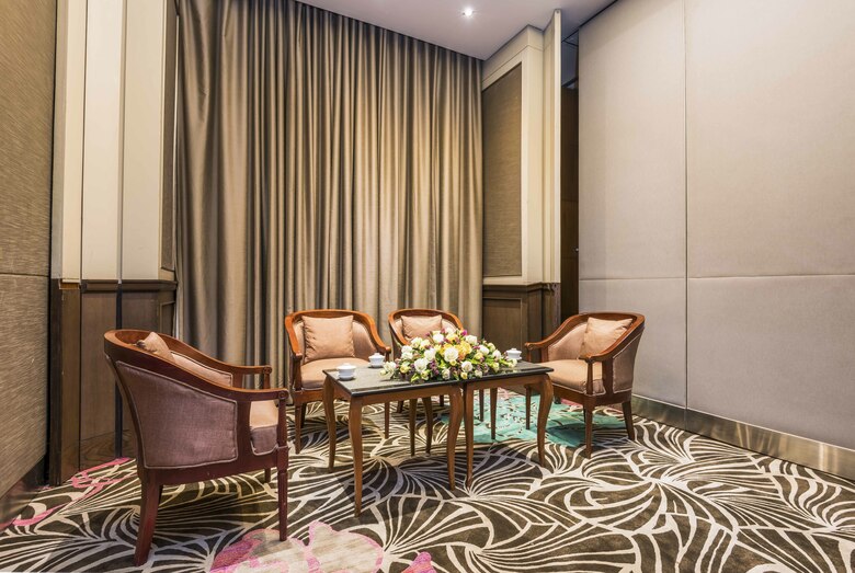Chatrium Hotel Royal Lake Yangon
