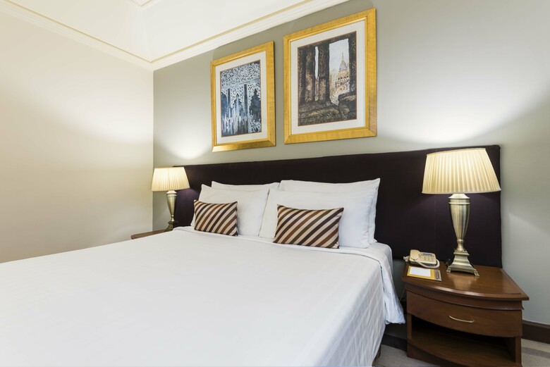 Chatrium Hotel Royal Lake Yangon