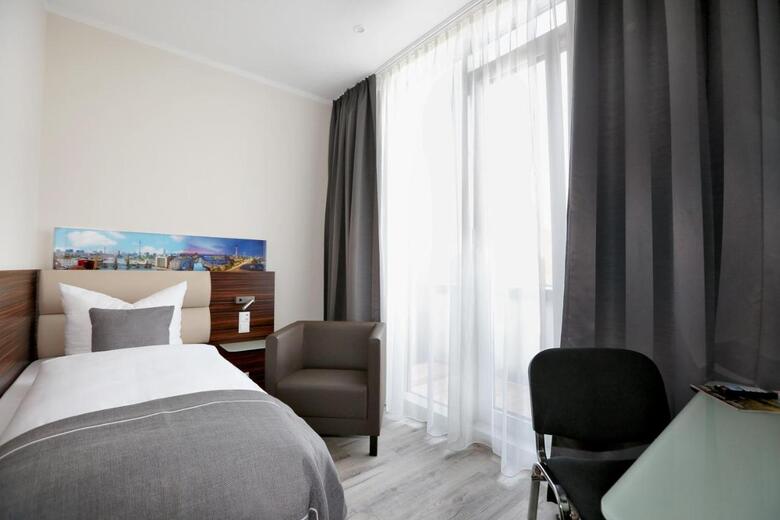 Hoteltow