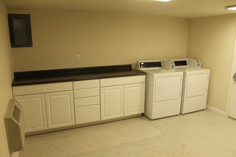 Boarders Inn & Suites By Cobblestone Hotels - Syracuse