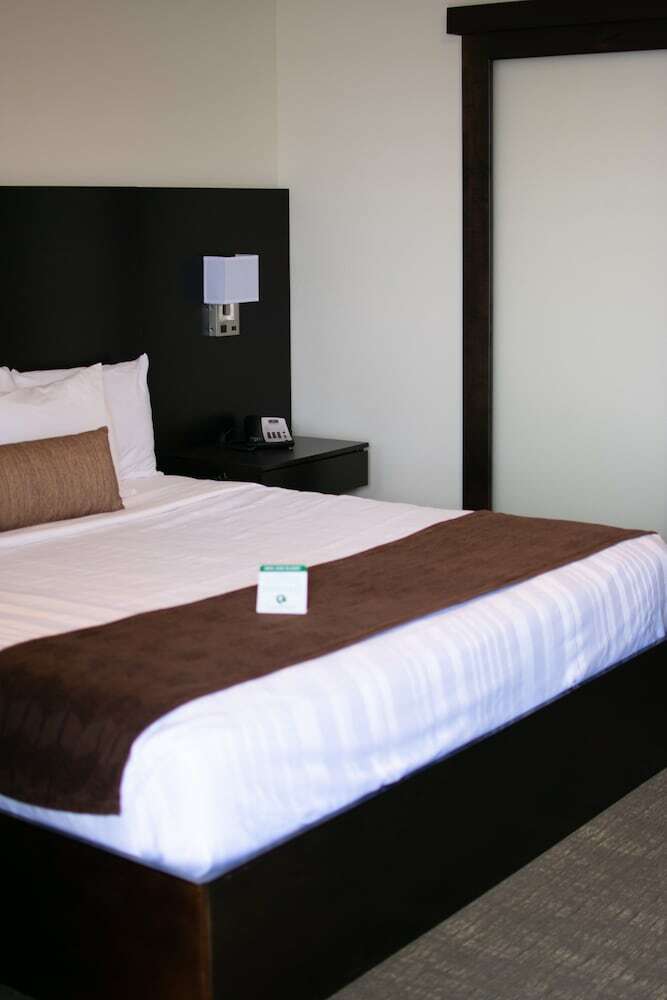 Boarders Inn & Suites By Cobblestone Hotels - Syracuse