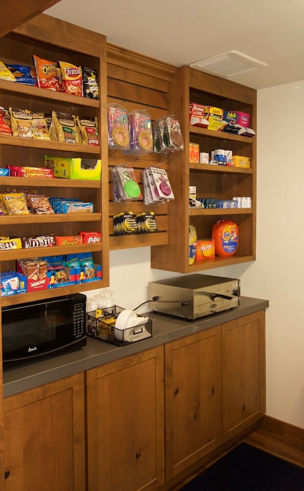 Boarders Inn & Suites By Cobblestone Hotels - Syracuse