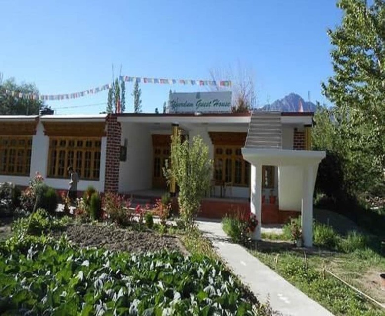 Hotel Yourdum Guest House