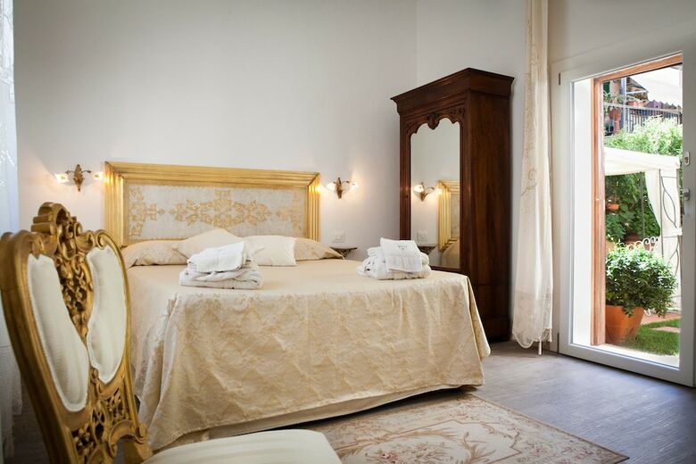 Domus Socolatae Residenza D'epoca E Apartments