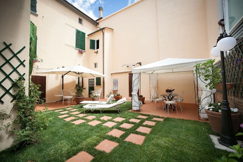 Domus Socolatae Residenza D'epoca E Apartments