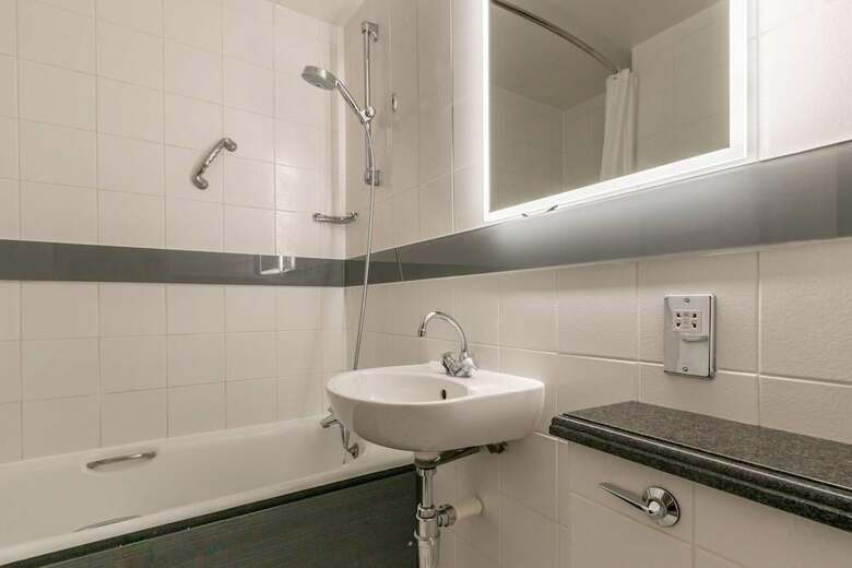 Hotel Thistle Express London Luton