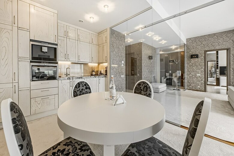 Hotel Sky Apartments Rentals Service