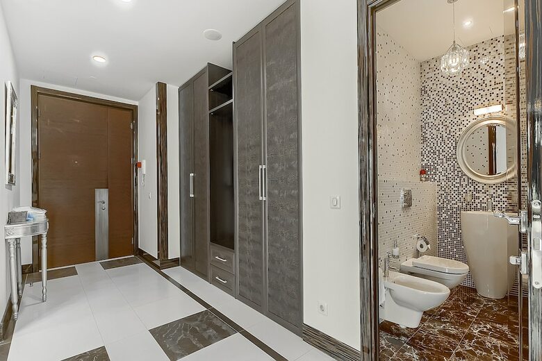 Hotel Sky Apartments Rentals Service