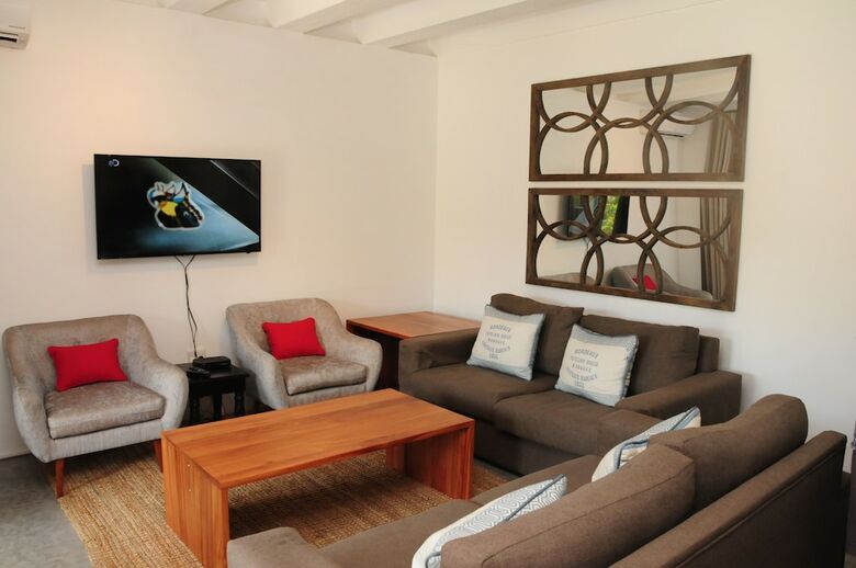 Apartamentos Jesser Point Boat Lodge