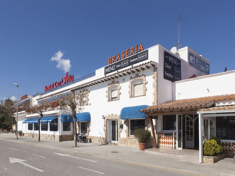 Pension Oyo Hostal Casa Feliu