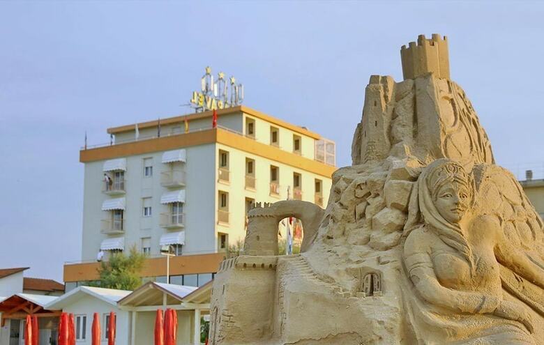 Hotel Caravel