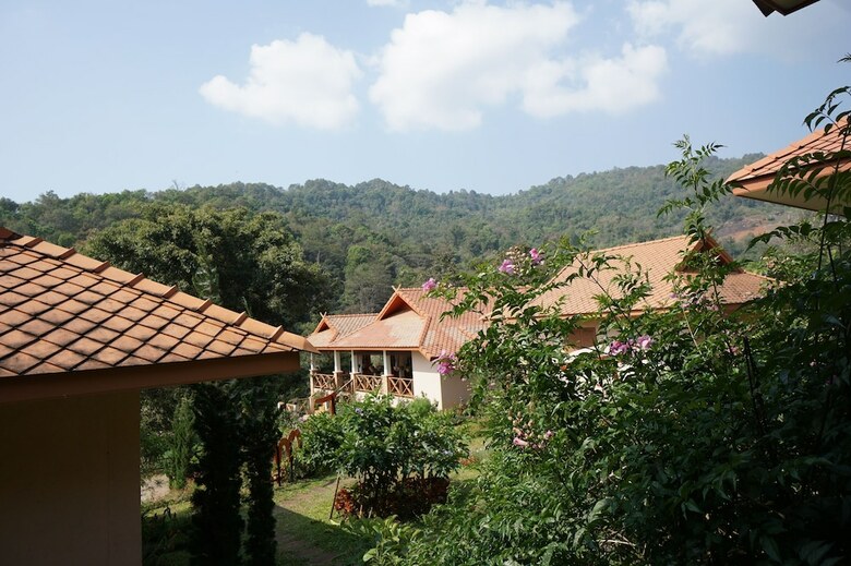 Hotel Phuoobfa Resort