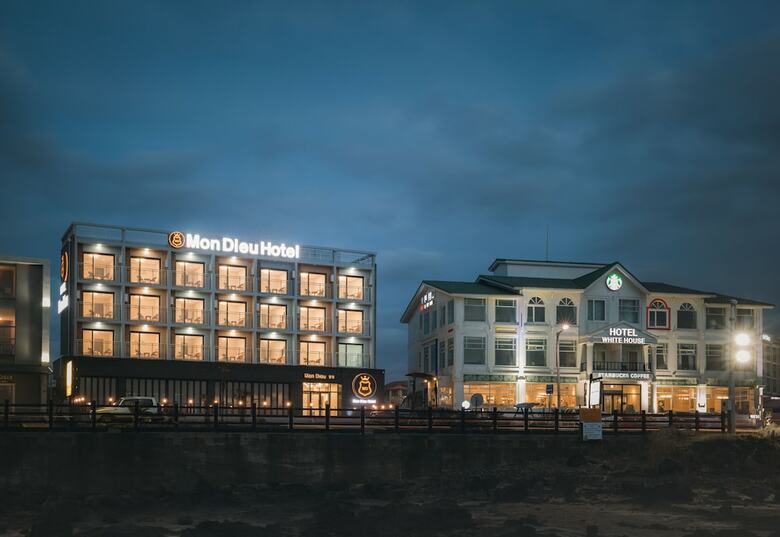 Mon Dieu Hotel