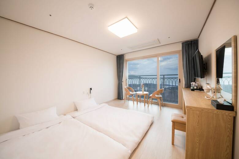 Mon Dieu Hotel