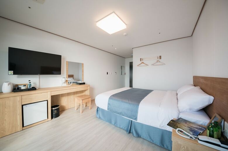 Mon Dieu Hotel