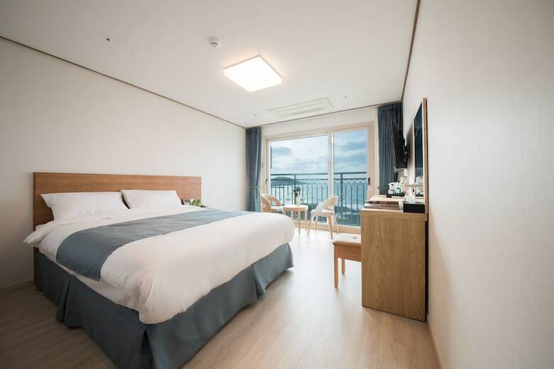 Mon Dieu Hotel