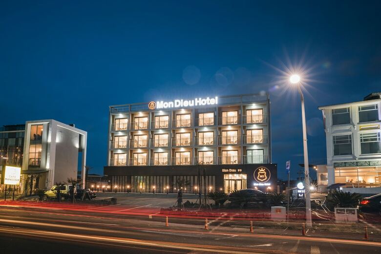 Mon Dieu Hotel