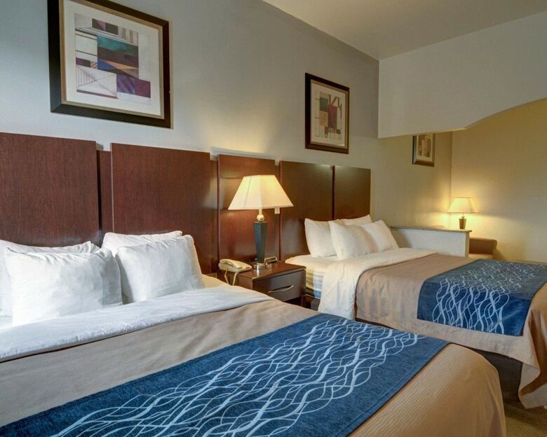 Hotel Comfort Inn & Suites