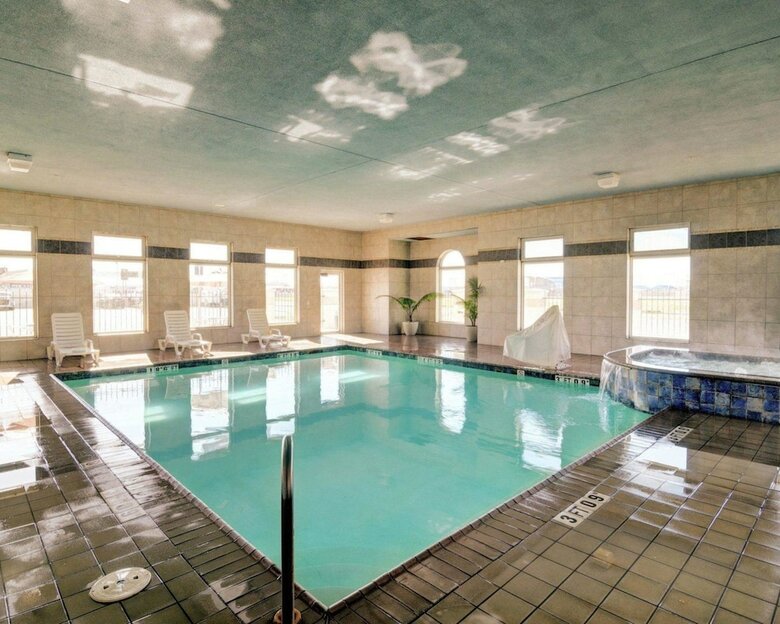 Hotel Comfort Inn & Suites