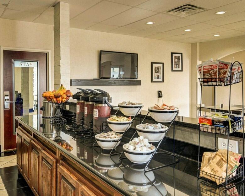 Hotel Comfort Inn & Suites