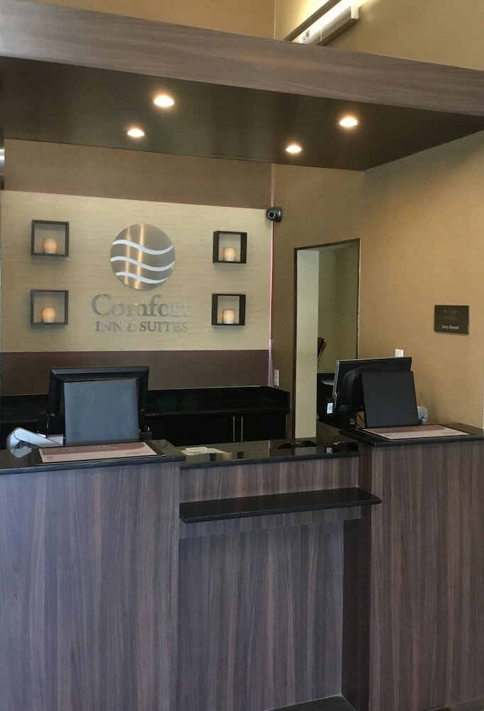 Hotel Comfort Inn & Suites