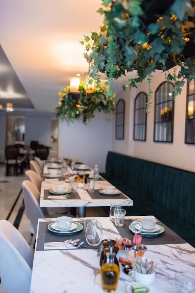 Merit Kensington Hotel