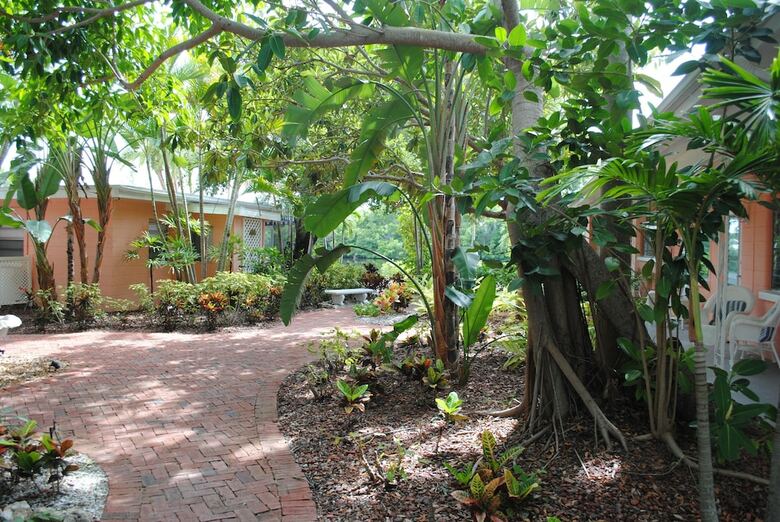 Posada Siesta Key Bungalows