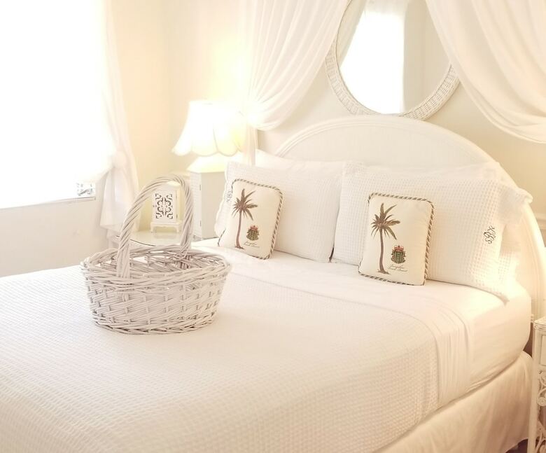 Posada Siesta Key Bungalows
