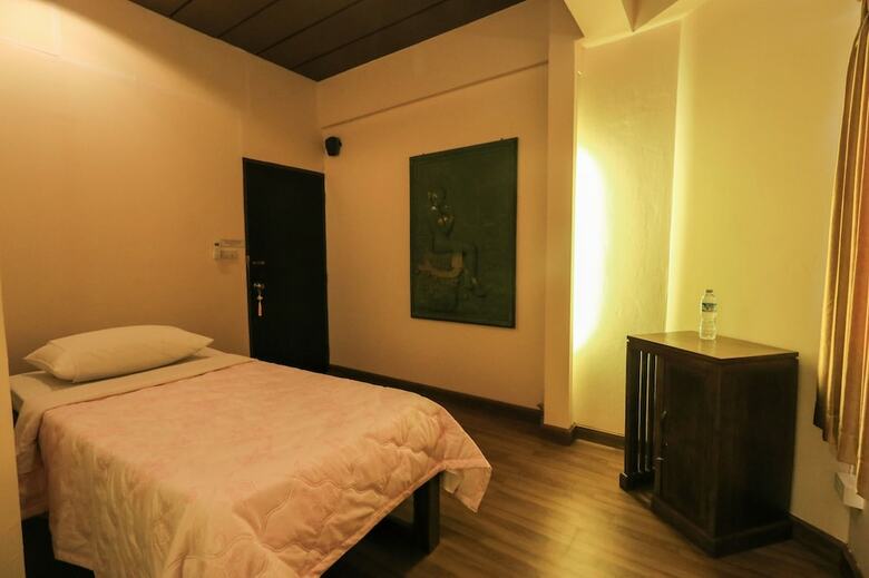 Hotel Porwa House