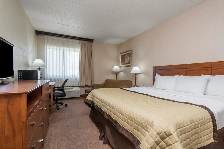 Hotel Ramada By Wyndham Fargo