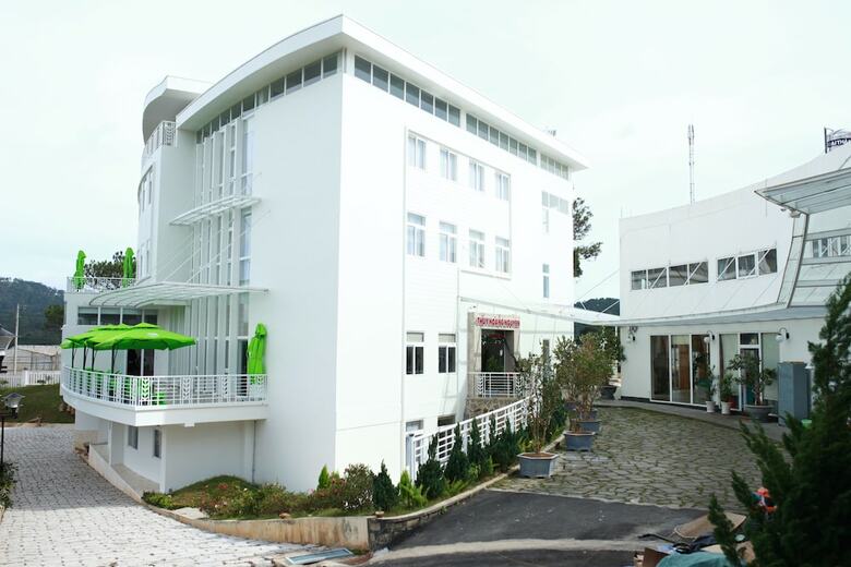 Thuy Hoang Nguyen Hotel Resort & Spa