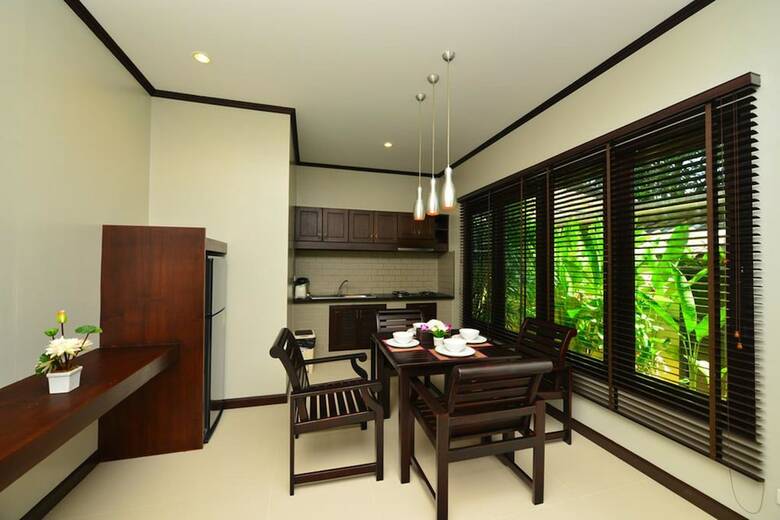Naiharn Garden Villa