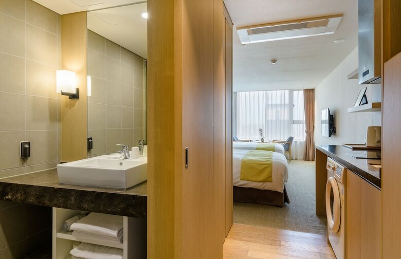 Win Sky Hotel