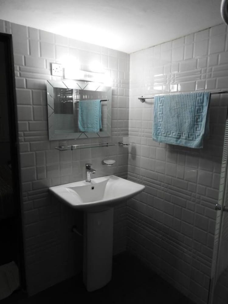 Bed & Breakfast Hanthana Breeze Home Stay