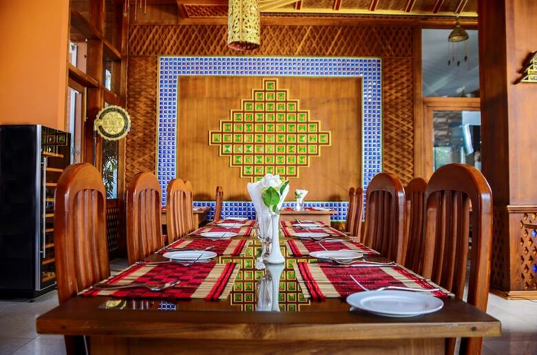 Thousand Island Hotel Inle