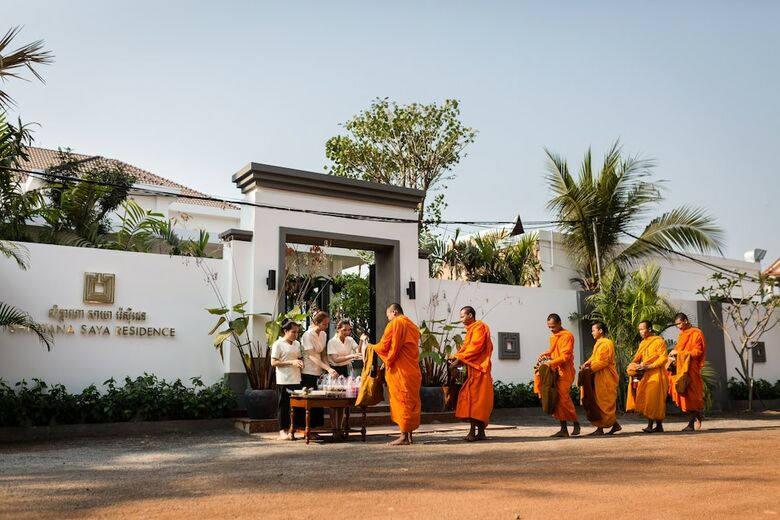 Hotel Shintana Saya Residence