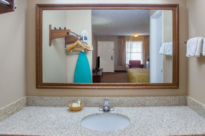 Motel Super 8 By Wyndham Covington